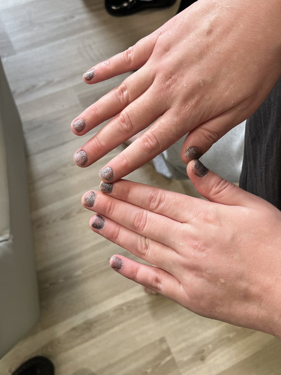 Lily_GMMH's tweet photo. Lads of Leisure 🧖

Pamper session today for our lads as requested in yesterday’s community meeting. We used our lovely donation from @LushLtd along with face masks and nail paint 💅🏼

Thank you @daberek for facilitating 💫 

#MacCollaboration #MindOverMacho #MeadowbrookMENtality https://t.co/taGlgdIz72