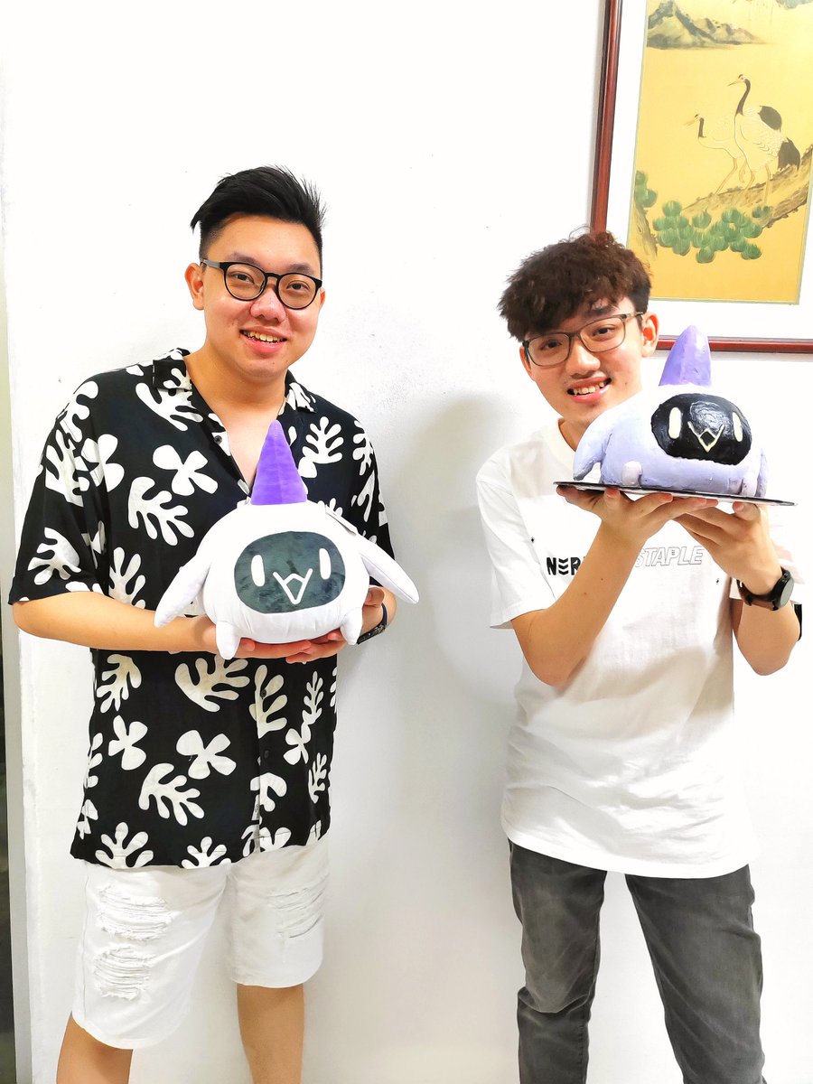 djMaxtrim's tweet photo. MOM DID IT AGAIN!
This year lil bro requested mom to make a Chatblin cake for my birthday and boy oh boy she pulled it off! (yes ass included)
Chatblin by @dyarikku 
Shoutout lil bro and mom! Love y'all!
#rikkugaki #chatblin #birthdayboy https://t.co/MAfjAUNo6R