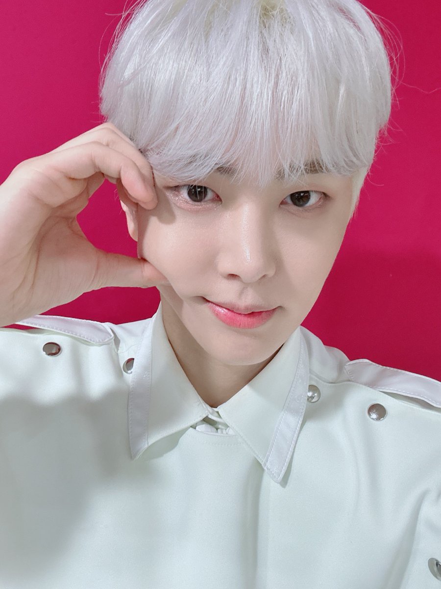 ddu_bi__'s tweet photo. 판타지의앙자님재윤아
#앙앙웅웅_쨍찌_생일
이제좀나올때가된거같아
#HAPPYJAEYOONDAY
유니의앙앙웅웅보고싶다
@SF9official https://t.co/hEr2KrvMtm