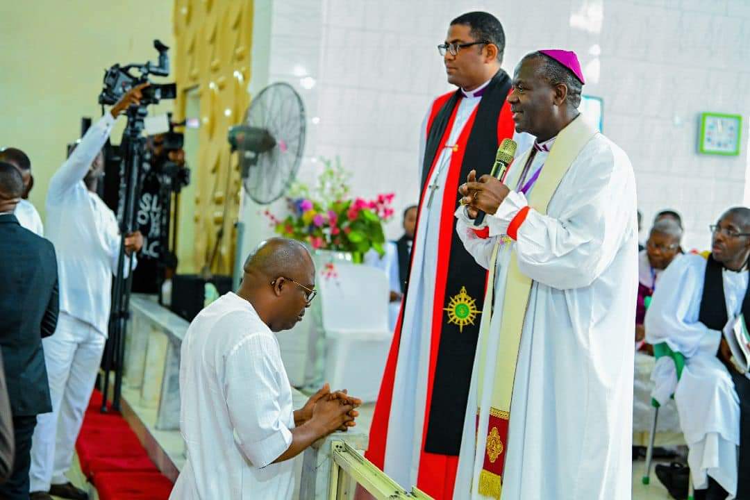 sograns's tweet image. The grace of God that found you will simplify all solutions to the problems as you to take Rivers State to greater heights.

#SimCares
#SMV