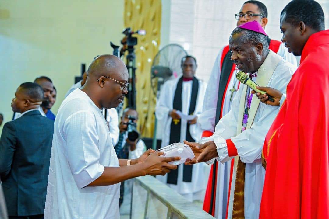 sograns's tweet image. The grace of God that found you will simplify all solutions to the problems as you to take Rivers State to greater heights.

#SimCares
#SMV