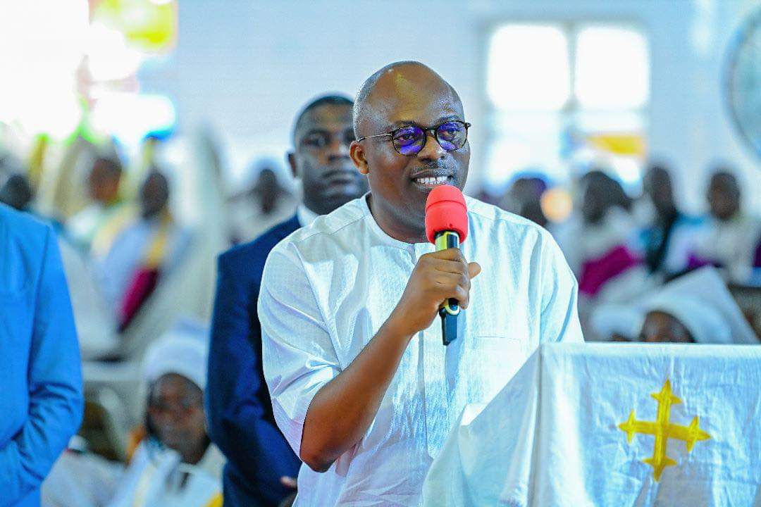 sograns's tweet image. The grace of God that found you will simplify all solutions to the problems as you to take Rivers State to greater heights.

#SimCares
#SMV