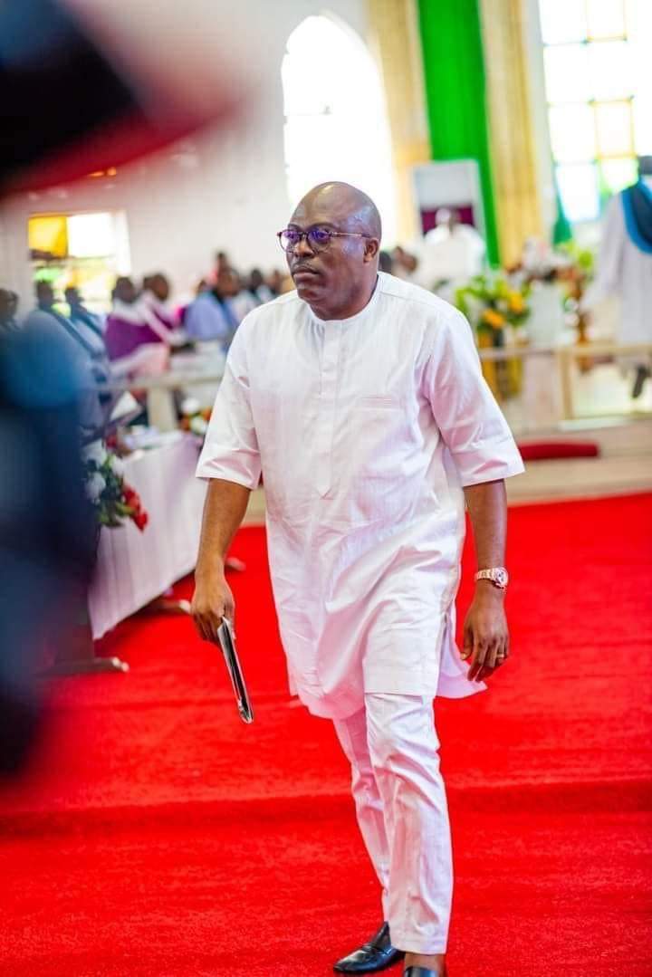 sograns's tweet image. The grace of God that found you will simplify all solutions to the problems as you to take Rivers State to greater heights.

#SimCares
#SMV