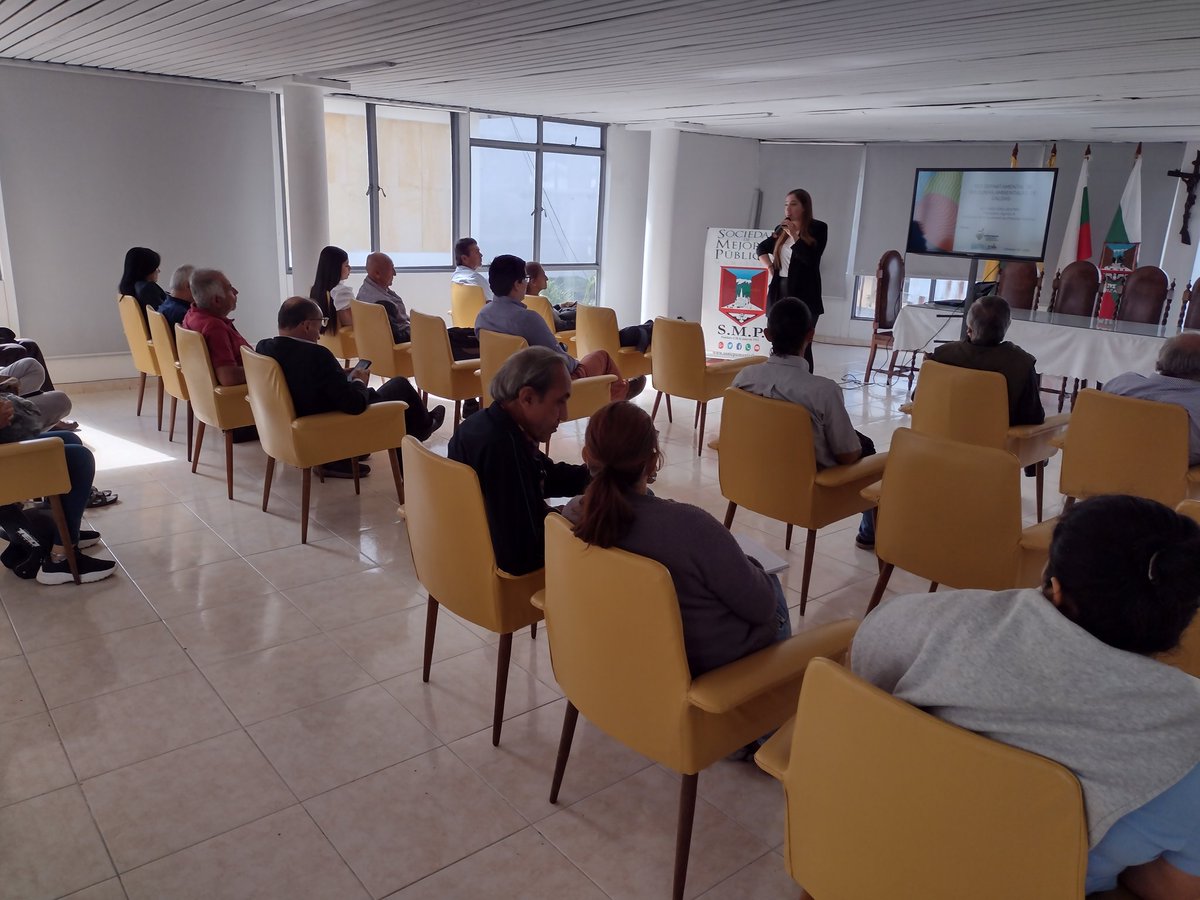 Nos encontramos en el auditorio de la <a href="/SOMEPUMANIZALES/">Sociedad De Mejoras Públicas De Manizales</a>, en el segundo encuentro de la red de veedurías ambientales de Caldas. Este acompañamiento se realiza en alianza entre <a href="/Corpocaldas/">Corpocaldas</a> y la Federación de ONG de Caldas.