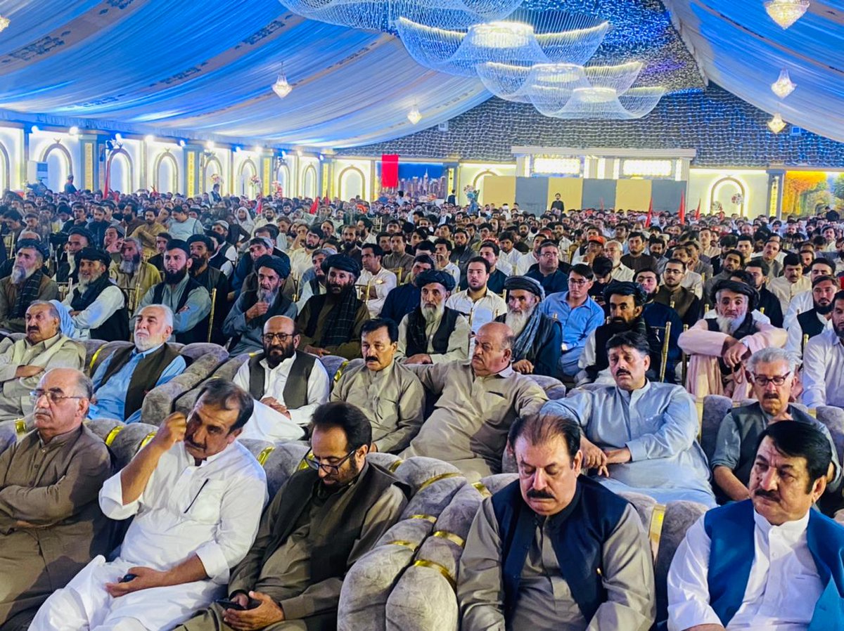 EngZamarkhan's tweet photo. د عوامي نیشنل ګوند صوبائی صدر مشراصغرخان اڅکزي په صدارت کي د اتم اګست وکیلانو شهیدانو په ورځ امن سیمینار   پر  
ائير پورټ روډ کوټه   کبابش هال کي  روان دی 
په دې سیمینار کي د زراو په تعداد کي خلګ ولس ګډون لري https://t.co/gCS2tLF5jJ