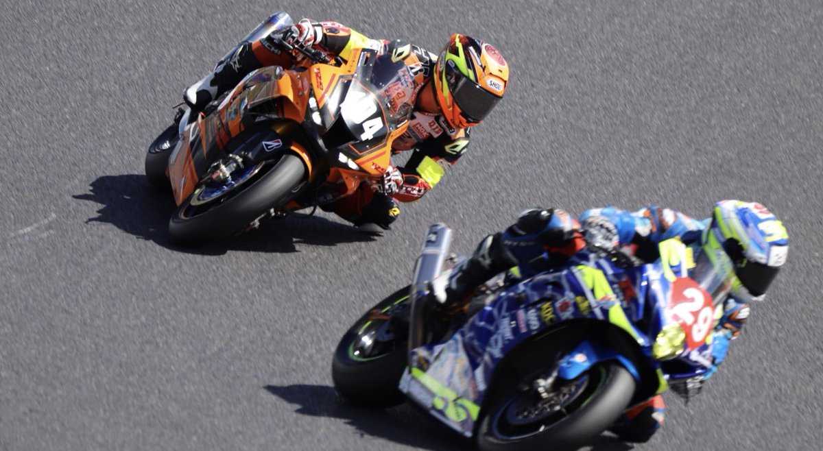 d_repsol's tweet photo. 予選からずっと速かったし、
なによりも攻めの姿勢もとにかくかっこよかった！
それは間違いない!!
 #104 TOHO Racing
 #鈴鹿8耐 
 #Suzuka8h https://t.co/4FlhfWRLL8