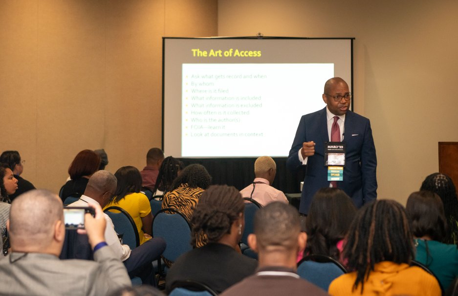 BhamTimes's tweet photo. More than 3,500 journalists attended the @NABJ conference in #Birmingham Aug. 2-6, second most in the organization's history to Miami in 2019. @BABJ_NABJ #Babj #Nabj https://t.co/Dx0kn3zfVF https://t.co/rc4Q6ZxwRi