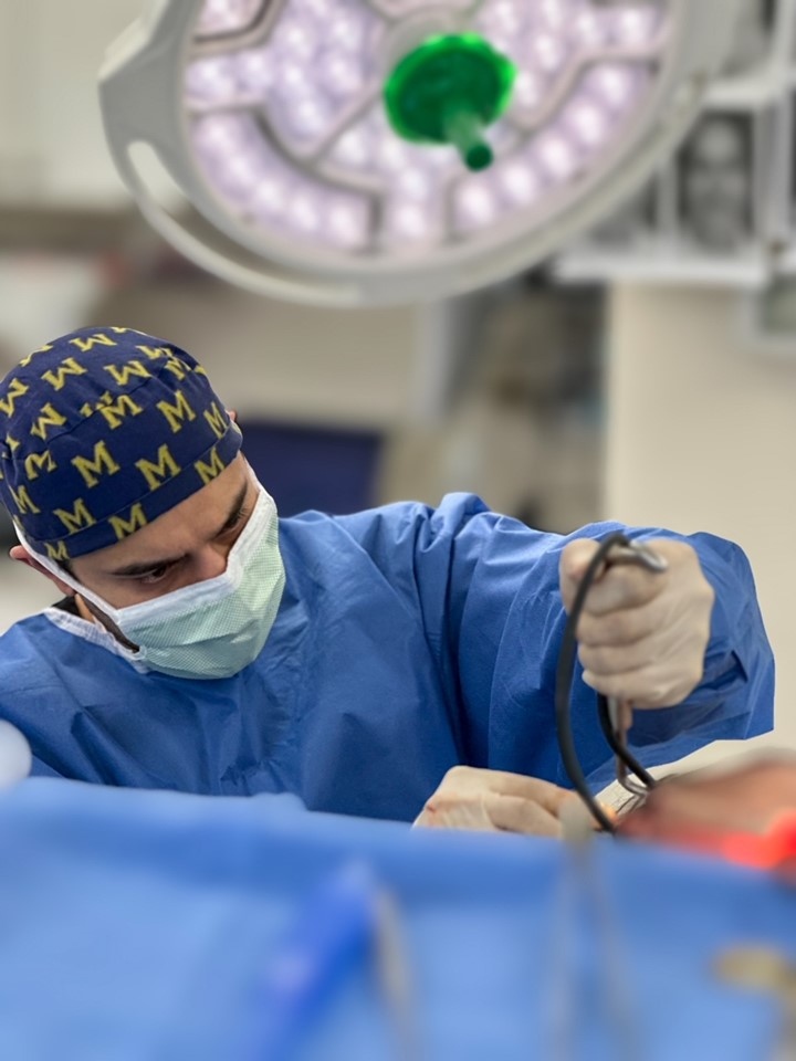 BostonFacialCtr's tweet photo. 👋 Introducing the newest addition to the team - Dr. Tandon, a skilled and passionate surgeon specializing in facial rejuvenation. 

Trust Dr. Tandon for transformative and personalized care that will leave you looking and feeling your best.

Learn more: https://t.co/bu6M6ef9jT https://t.co/vDIM0GaSrK