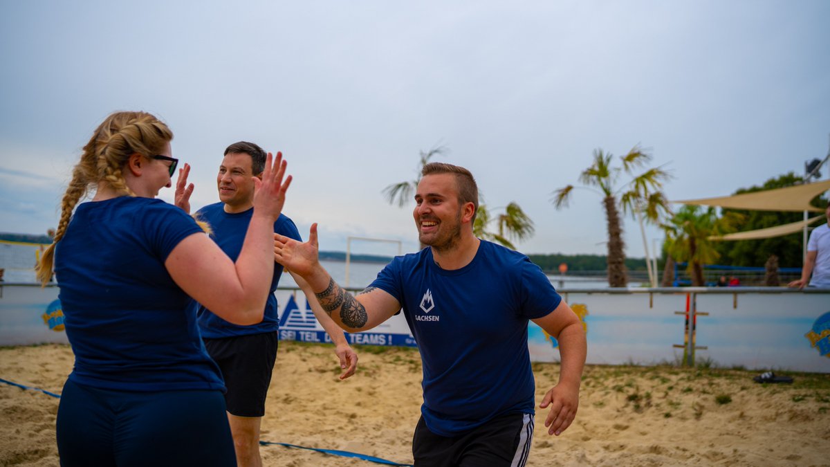 JA_Oberlausitz's tweet photo. Das @JA_Sachsen-Volleyballturnier am Bautzner Stausee war ein voller Erfolg 💪🏻🏐 https://t.co/KTbMVkmV6k