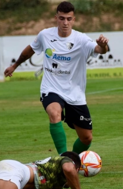 🚨 ¡ÚLTIMA HORA! El <a href="/JTorremolinosCF/">Juventud Torremolinos CF</a>
anuncia en el día de hoy un nuevo fichaje, el extremo riojano <a href="/mario_ga10/">Mario Garcia</a>, jugador proveniente del @CDAlfaro

[ Fichaje número 1️⃣4️⃣, ¡bienvenido a tu nueva casa 🏡 y la mayor de las suertes! / #somosverdes 💚]