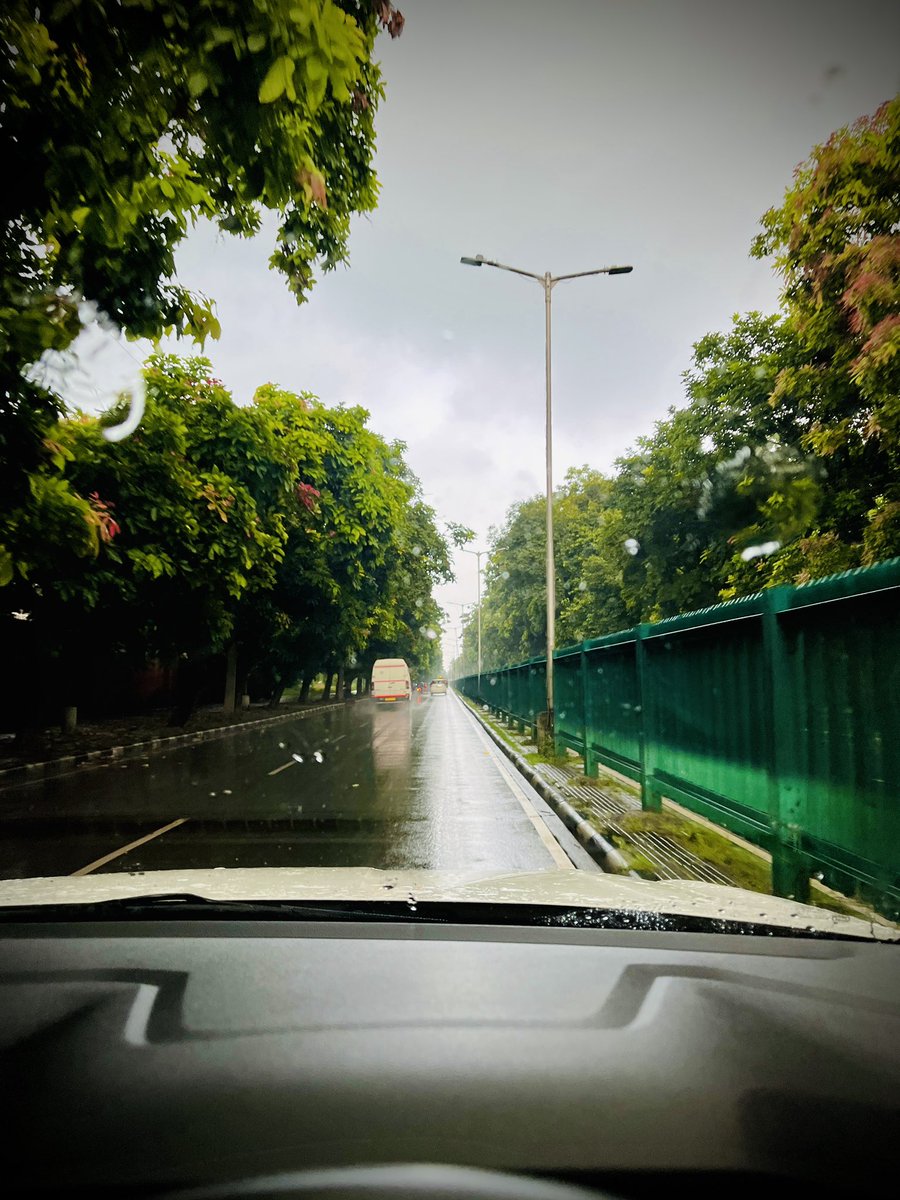 This city during monsoons >>>>>

#Chandigarh