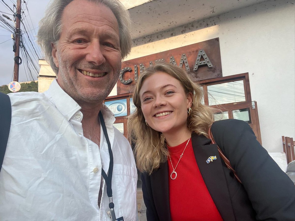 SwedeninKosovo's tweet photo. 🎥 Experience the magic of storytelling through the lens of the talented Swedish filmmaker @FredrikGertten 

“Breaking social” took the stage at @dokufest, and now it’s headed to Sweden for another thrilling premiere 🎬 Don’t miss out on it 🍿! https://t.co/oEw2OU93WV