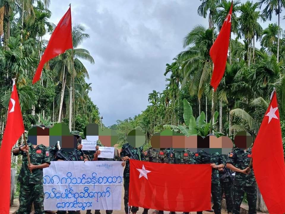 Tiam1702's tweet photo. An anti-military marching strike was rallied and demonstrated today in Launglon Township to defy military rules.

#8888UprisingIn2023 #NeverForgiveNeverForget #2023JulAug8Coup #WhatsHappeningInMyanmar https://t.co/5DNENax8Is