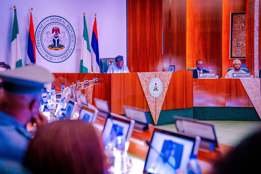 jarmari01's tweet image. President Bola Ahmed Tinubu (GCFR) Inaugurates the Presidential Committee on Fiscal Policy and Tax Reforms at the Council Chamber of the Presidential Villa.

#VillaToday