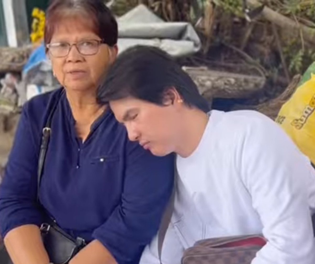 Value the people who gives you respect and time because they share their part of life with you...

CONGRATS MYGZ MOLINO 

#MygzGodenEagleAwards