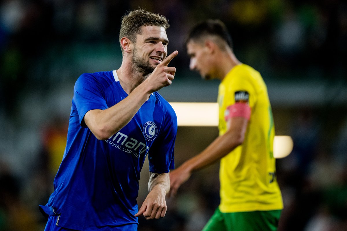 ARAG_KAAG's tweet photo. Hugo Cuypers heeft zich met zijn doelpunten tegen MSK Zilina in de top 3 van de Europese @KAAGent topschutterslijst genesteld:
1. Kalifa Coulibaly 12 ⚽️ in 21 🦬 
2. Laurent Depoitre 11 ⚽️ in 50 🦬
3. Hugo Cuypers 10⚽️in 15 🦬
Hugo zit op koers! 🔥 
#kaagent #UECL #gntpog https://t.co/R59grrJVqV