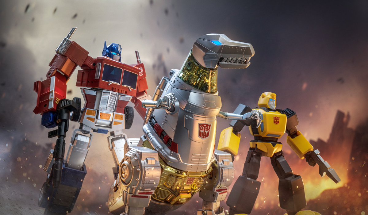Robosen_Rocky's tweet photo. 📣 Attention all Robosen Transformer fans to @tfnationltd 🤖💥 We invite you to join in our jolly good #RobosenTransformersContest running from 8th to 20th August! 🎉 Showcase your finest moments with our incredible robots! 🎬📸 Tag us and use #Robosen #TransformersContest #TFNation2023 for a chance to win a splendid special discount on our newest Grimlock! 🏆 Don't miss out on the fun - hop on board now! 🚀 Cheerio! 🎩🍵 learn more: https://t.co/UYyNuGnx3M