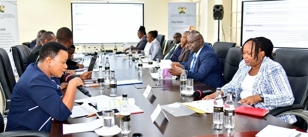 ParlAffairsKE's tweet photo. PS @PSAureliarono elaborates on how #GLARoundtables are engaging with MDAs on legislative and policy initiatives in dialogue tackling challenges, and paving the path for legislation that guarantees equal opportunities for #InclusiveLaws @PSNduva @gender_ke https://t.co/J4mmCNmgWp