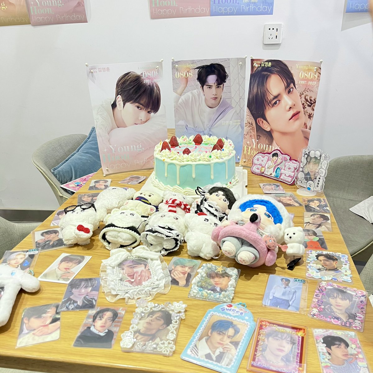 name57290170's tweet photo. #빵담빵담_영훈이_생일축하해🍰
#Dear_My_Boy_Younghoon🎂
Happy Younghoon’s birthday🥳🥰 https://t.co/UUjRhxbae1