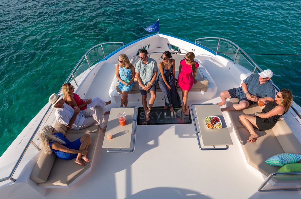 Did someone say suntanning and socializing? No better place to enjoy an afternoon with friends and family than on deck!
#defineyourhorizon