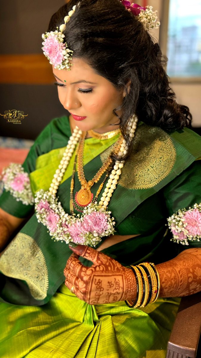 Subtle dewy Makeup
#bride #bridalasia2018 bridallehenga #paithanisaree #paithani #bride -#bridesofhyderabad #bridesofbangalore #yeola #bridalmakeup #yeolapaithani #airbrushmakeup #bridesofinstagram #viral #sangeet #sangeetbride #sangeetlook #northindianbride #beautiful #