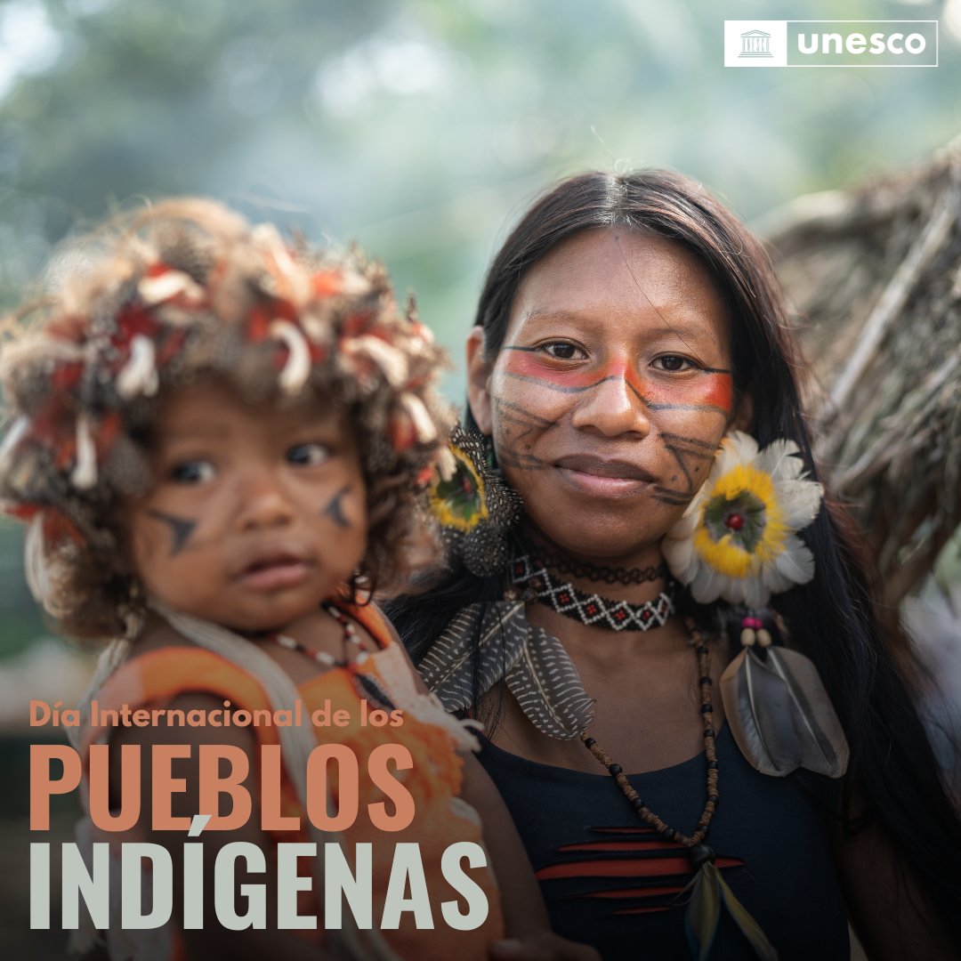 UNESCO_es's tweet photo. 🌺 Mañana conmemoramos el Día Internacional de los Pueblos Indígenas, honrando sus ricas culturas y sabiduría.

Empoderemos a la juventud indígena como líderes de justicia, sostenibilidad y solidaridad intergeneracional.

¡Juntos, construiremos un futuro más verde y equitativo! https://t.co/PUOdijwnRH