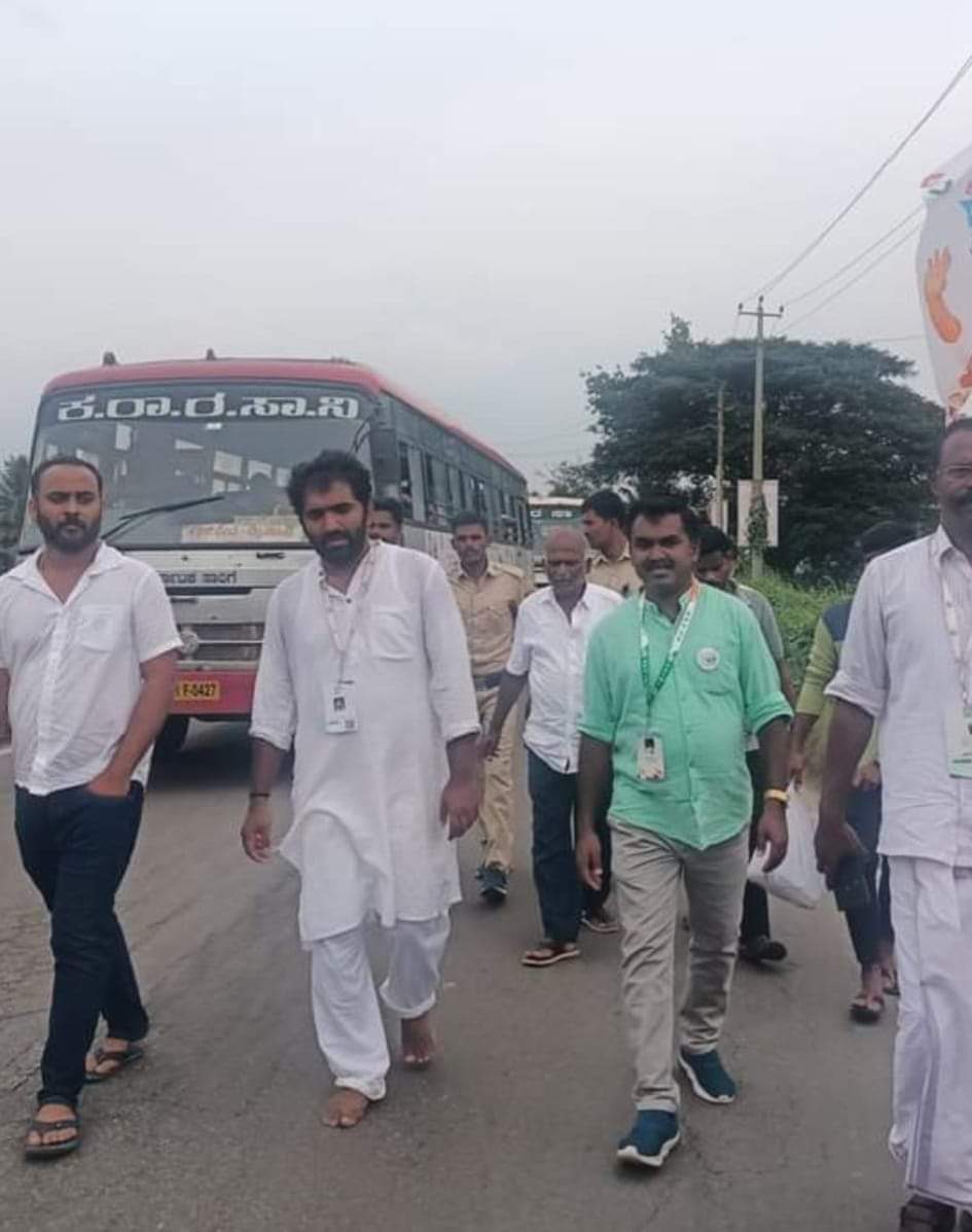 skaria2011's tweet photo. May God bless Chandy Oommen  ( MLA Candidate of Puthupally Assembly Constituency -Kottayam ),to follow the path of beloved Oommen Chandy sir( Ex. Chief Minister of Kerala)♥️♥️♥️

#ChandyOommen #puthupally #MLA
#JaiCongress https://t.co/InN4vonzUF