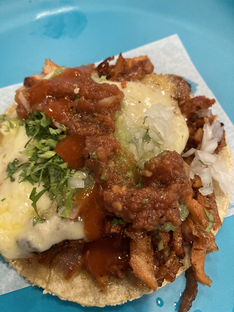 CDMXGringo's tweet photo. Spot #4
La Jefa in #Confresa is new, but we decided to try them out b/c I’d heard they use carbón rather than gas & they make their own tortillas
SO HAPPY we gave them a shot
New #1 pastor for me in #Gringolandia & top 5 overall
https://t.co/90nQZMQa6N
#PreposterousFoodTour https://t.co/68qFicMMa8