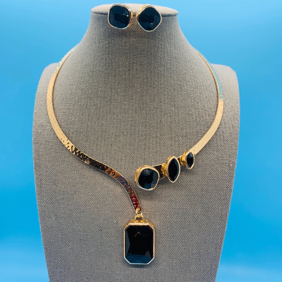 msstylistic16's tweet photo. Black Stone Choker Set
$8.00
https://t.co/WVGlAa78Hc https://t.co/7GPKz1eK1d