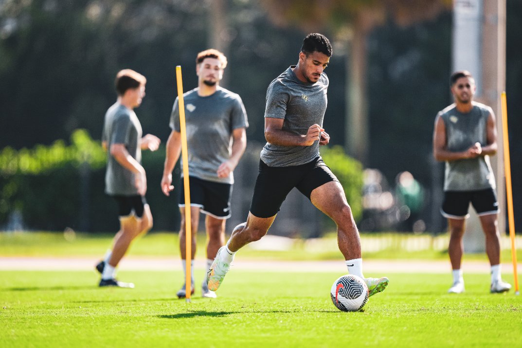 UCFKnights's tweet photo. seeing @UCF_MSoccer back on the pitch >>>

 can't wait for August 27 🙌 https://t.co/9iMcoHiQKn