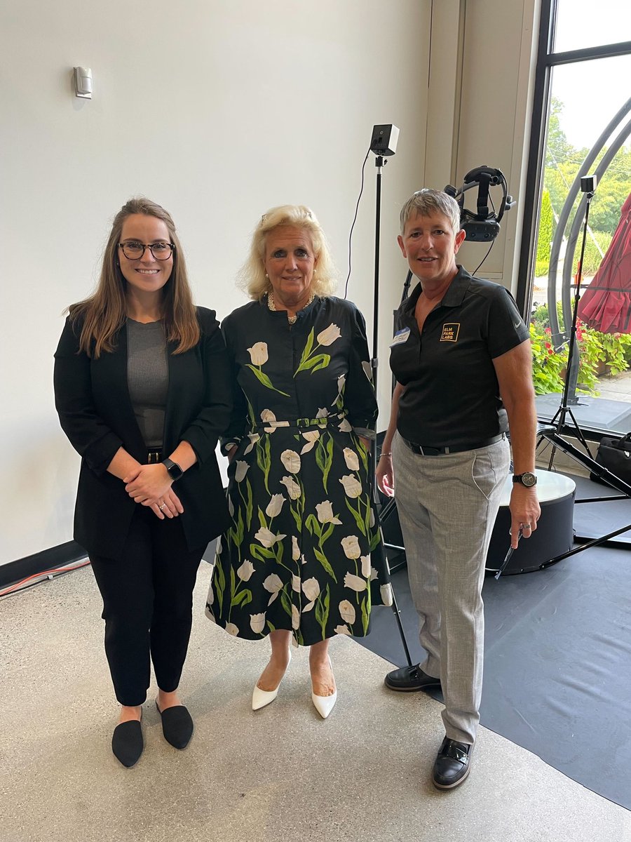 XRAssociation's tweet photo. We’re thrilled to have welcomed @RepDebDingell this morning at XRA’s &amp; @ElmParkLabs’ Healthcare Workshop.

Rep. Dingell (MI-06) provided key remarks for attendees, followed by a tour of the MI research company. We welcome this opportunity to demonstrate #XR’s impact. https://t.co/zsijWQiKRo