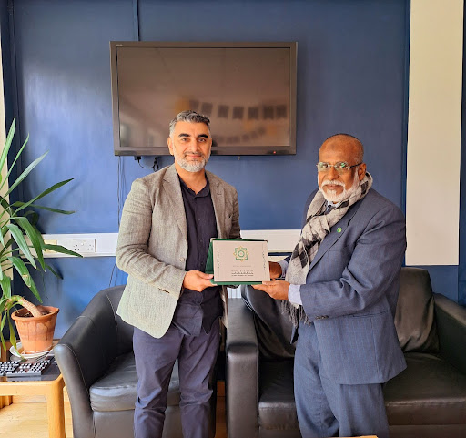 Earlier last month, our Director Omar Shaikh had a productive meeting with the delegation of the Islamic University of Maldives led by the Vice-Chancellor Dr Ibrahim Zakariyya Moosa. 

Stay tuned for updates! #collaboration #progress