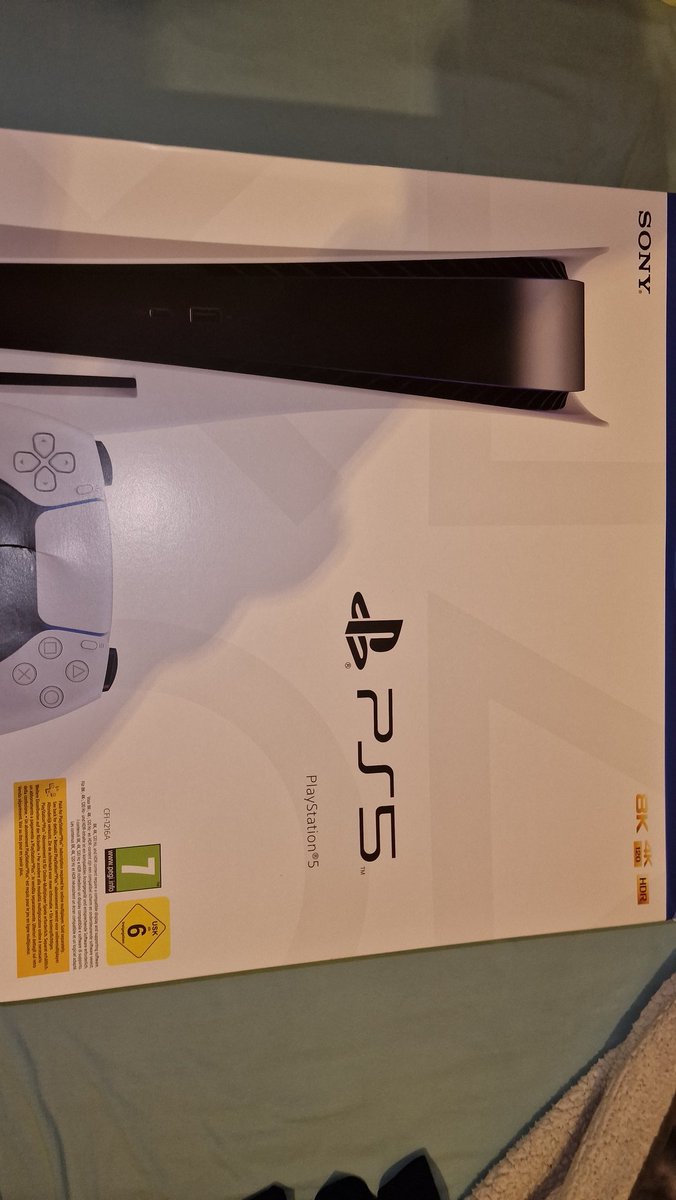 Die Playstation kam an, vielen Dank <a href="/mcky_tv/">Mcky</a> ❤️