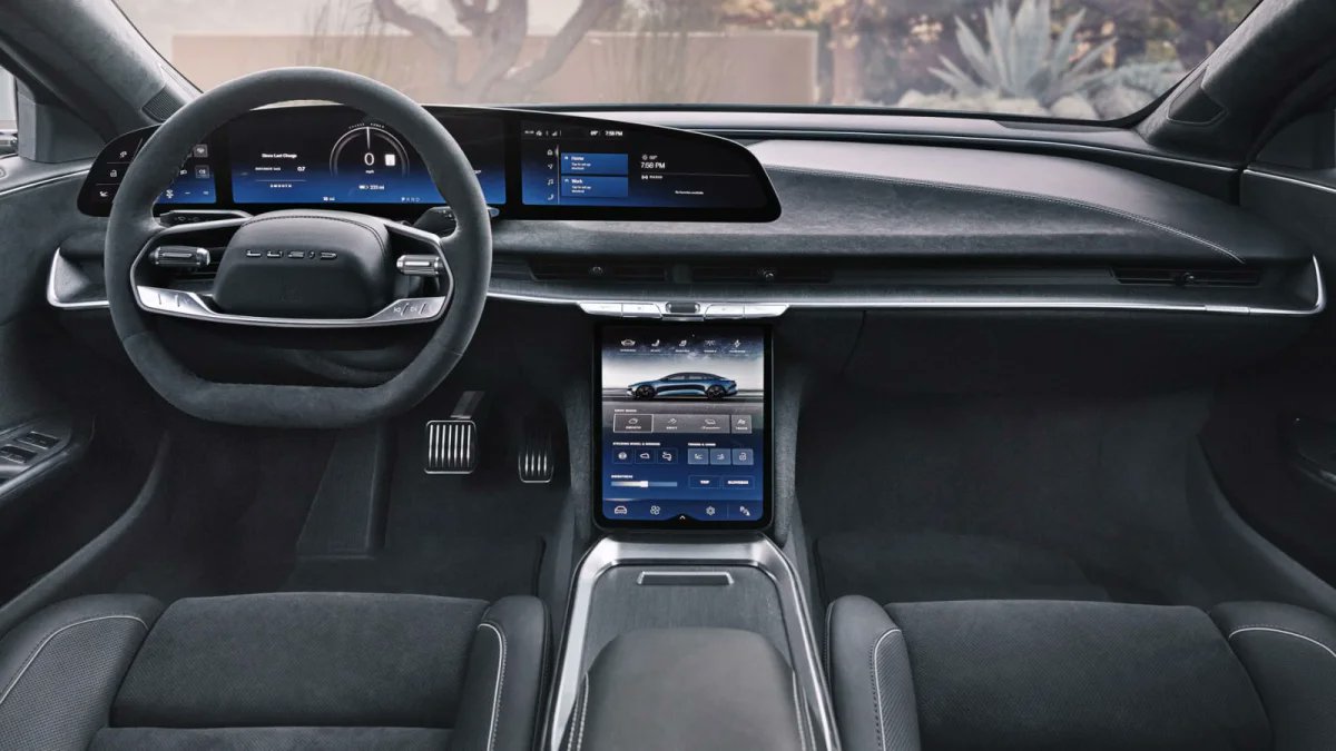 SawyerMerritt's tweet photo. NEWS: Lucid has released final specs for its $249,000 Air Sapphire.

• 1,234 hp 
• 1.89s 0-60mph 
• Top speed: 205 mph
• 427 mile EPA range
• Efficiency of 3.61 mi/kWh
• New carbon ceramic brakes
• Production begins next month https://t.co/SJQsLU3PSy