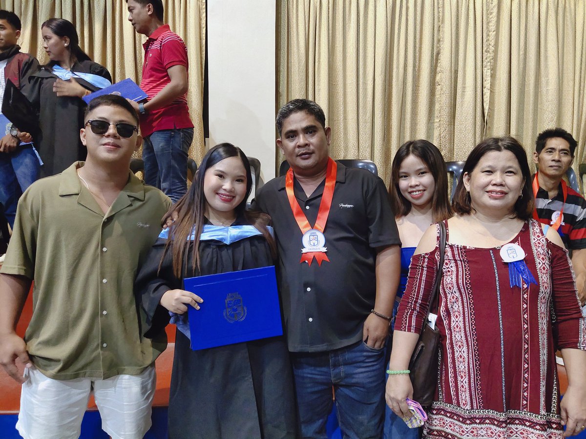 mrbongar's tweet photo. Nakompleto nga namannn <3 https://t.co/jtCuBGGUus