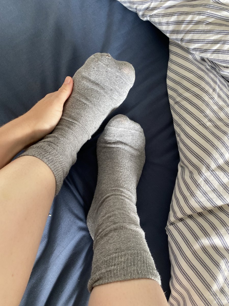 LeaaaL27's tweet photo. Qui aimerait me voir retirer mes chaussettes? ૮⸝⸝> ̫ <⸝⸝ ა
#pieds #fetichistepied #fetichiste https://t.co/si67pAgZAK