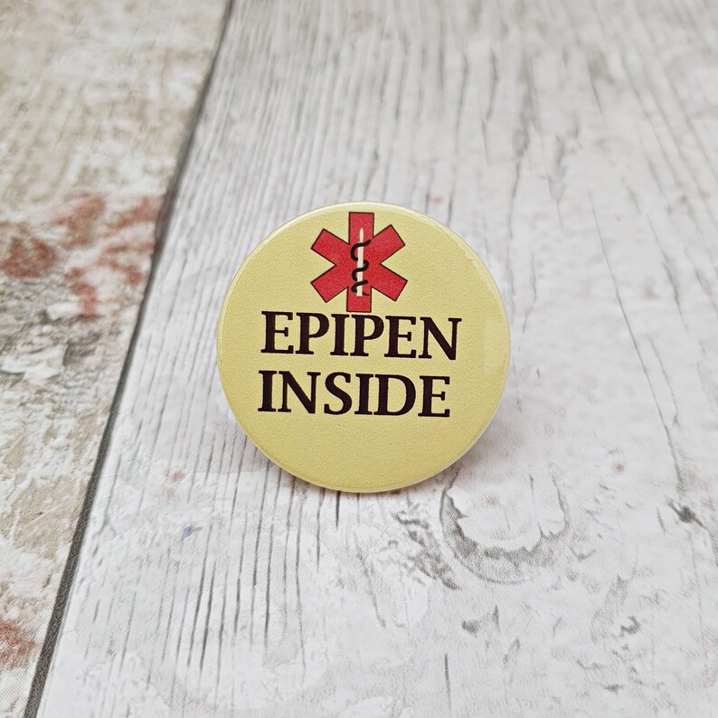 martisanne's tweet image. Epipen inside badge , these are great to indicate  where your epipen  are kept in case of emergency  buff.ly/3Okw286   #SMILEtt23 #epipen #allergies #mcas #anaphylaxis #nutallergy #mastcelldisorder #allergic #medicalid