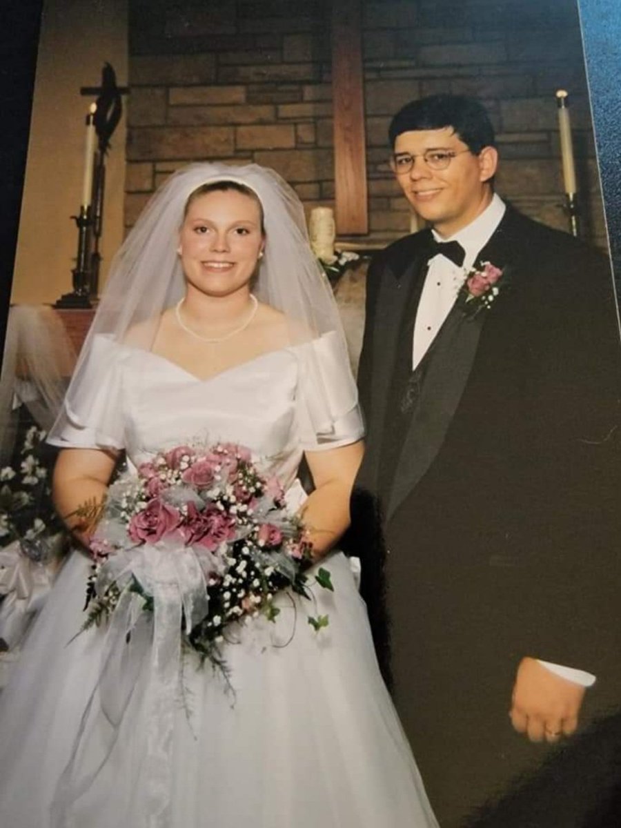 cschmud76's tweet image. 25 years ago I married the love of my life. Time goes by so fast!!!  Enjoy every moment!