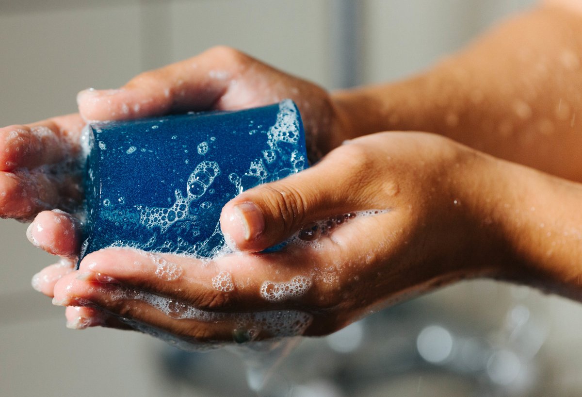 Rimbalzate sotto la doccia con la gelatina Whoosh! 

Contiene tutta la potenza di una tripla spremuta di agrumi freschi per risvegliare la pelle💙

Provatela fredda o ghiacciata per un brivido di piacere in più! lush.com/it/it/p/whoosh…