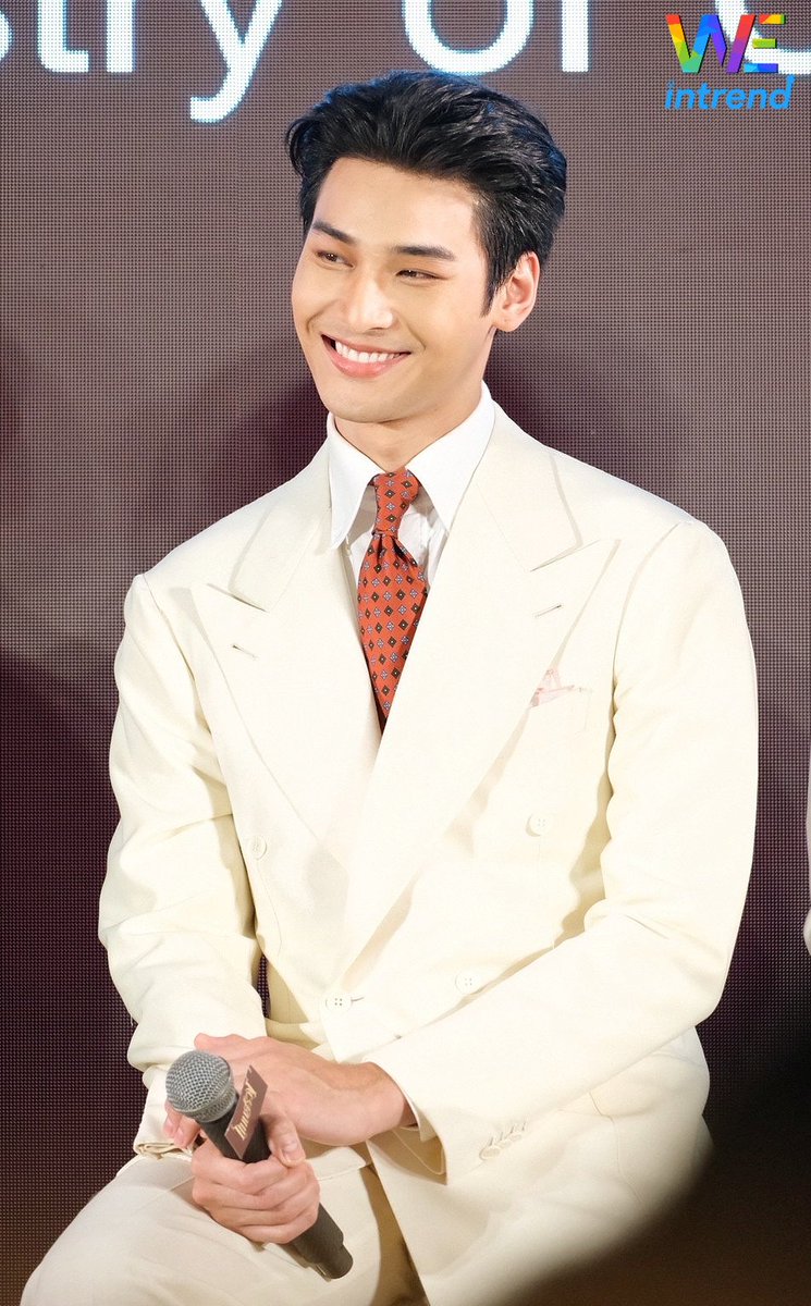 weintrend_tv's tweet photo. #WEINTREND "มาย-อาโป" ในงานแถลงข่าวภาพยนตร์เรื่อง "แมนสรวง (Man Suang)" ก่อนฉายจริง 24 ส.ค.นี้ ในโรงภาพยนตร์
CHATKHEM STORY BEGINS
#ManSuang_Presscon #แมนสรวง
#MilePhakphum #Nnattawin
#มายอาโป #MileApo https://t.co/8Wqn1LQlaE