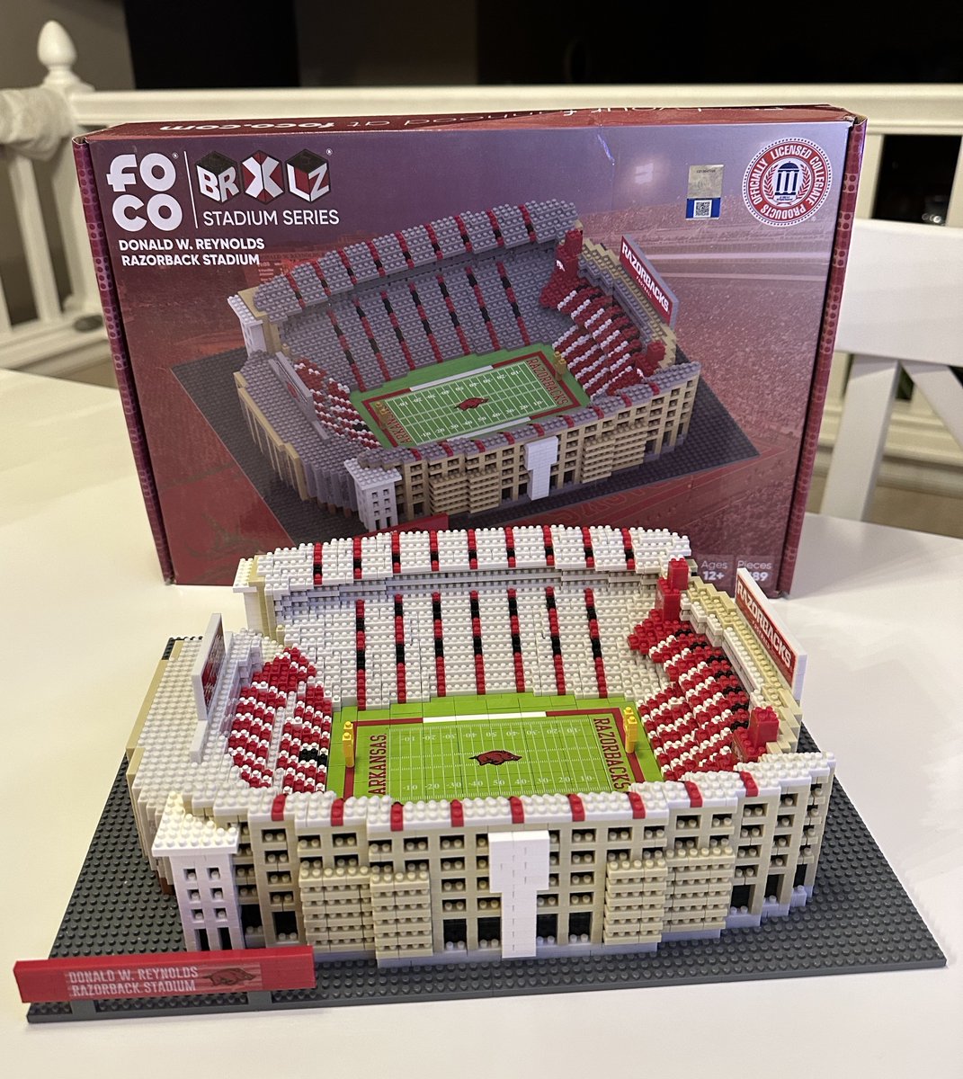 BrxlzFreak's tweet photo. Finally finished this stadium! Life got busy for a bit, but it was nice to be able to sit down and finish this stadium.
#arkansas #razorbacks #gohogs #wps #football #stadium #build #puzzle #gofoco #teamfoco #brxlz @focousa @razorbackfb @ArkRazorbacks @RazorbackFBRec https://t.co/F4O6zDX1Tk