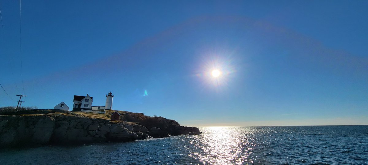 GSn04401's tweet photo. We were off as entering yesterday and I missed #nationallighthouseday so please allow me to be tardy to the party. 😁 #getoutside #gotothesea #mainethings https://t.co/5QDDRxj1Ru