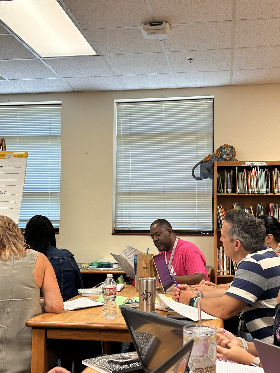 meaganrpride's tweet image. Empowering Writers workshop today! ALL IN with grades 2-5, preparing for a year filled with rich writing instruction @LANschools #allinwithLAN #leadershipacademynetwork #teachwithLAN