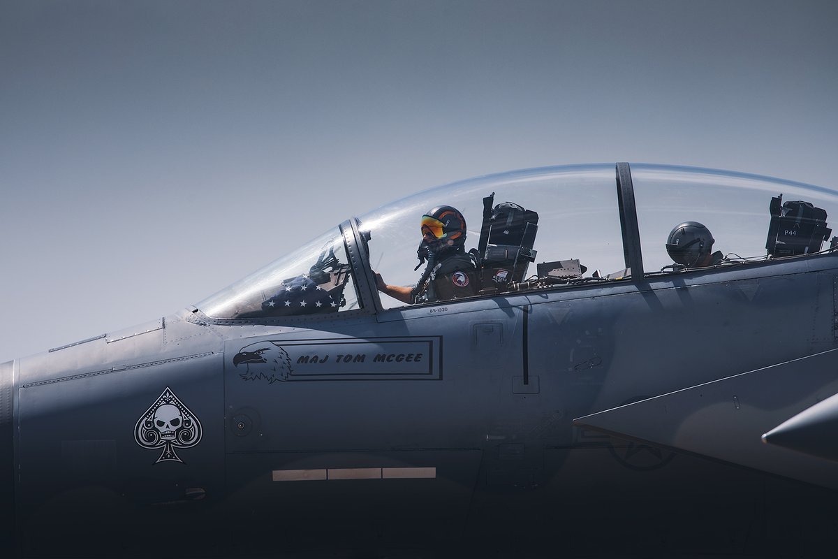 Eagle Drivers
#osh23 #oshkosh #fa15eagle #f15 #f15strikeeagle #eagle #usaf #aviationphotography #aviation #teamkingsley #military #aircraft #planes #aviationgeek #avgeek #pilotlife #airshow #aviationlovers #igdaily #fighterjets #militaryaviation #oregon #airplanes #avpics