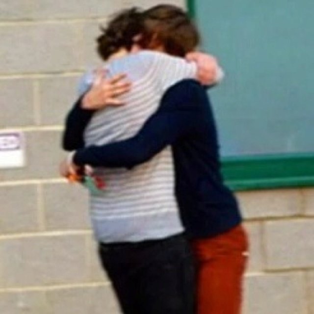 notastrwbrysng2's tweet photo. Heartstopper, WHY DO YOU HURT LIKE THAT? 
#NickandCharlie #LouisAndHarry 
#2011Throwback #Newcastle #AlwaysAndForever #HeartstopperS2 https://t.co/eG7hgvaME3