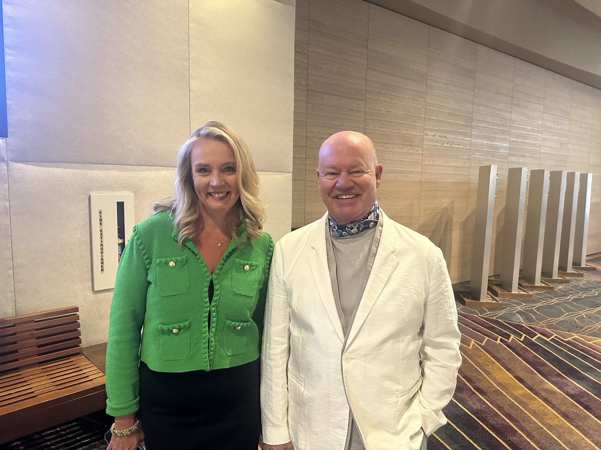 audiechambrln's tweet image. .@InmanConnect #ICNY day one was 🔥 Brad is going on stage in 30!