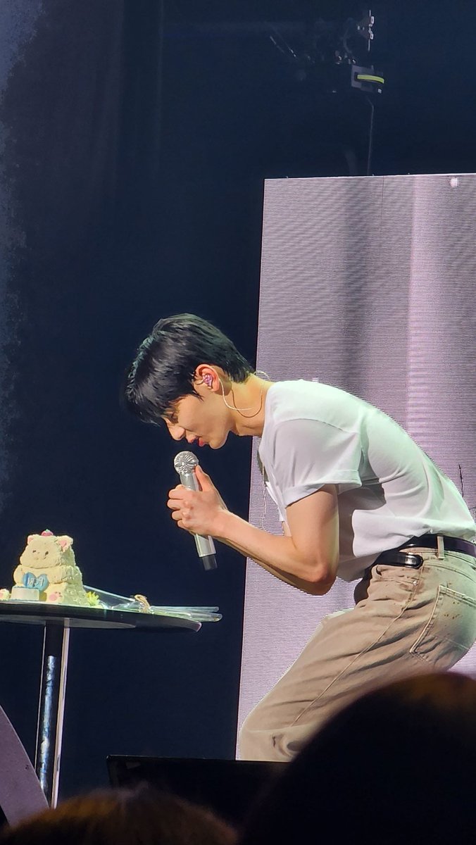 Onlyer_u's tweet photo. 8월을우리의여름으로만들어준황도대장님
#황도의전부민현아_생일축하해
생일축하하고많이많이사랑해
#Happy_Hwangdoboss_Day
앞으로도나의영원한여름과청춘이되어줘🍑🧡 https://t.co/H4Z3ZEEk0n