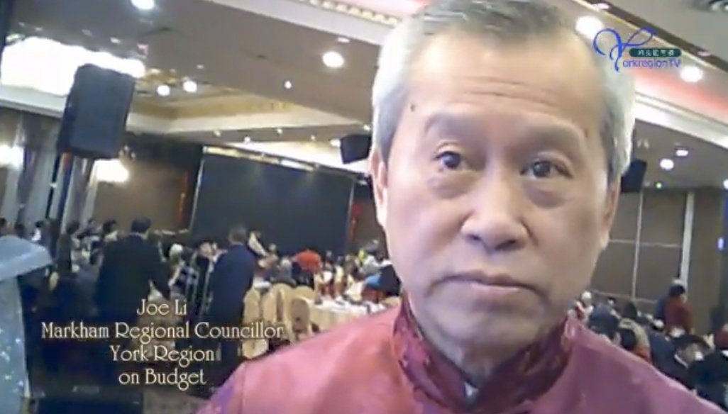 Panopticonomy's tweet photo. Markham City Councillor Joe Li is a UFWD man on the 101 overseas job. His previous comments to press are anti Canadian, Pro CCP interference in Canada and underscore and support the Chinese Government talking points:
"At a surprising news conference for local press recently, spokesman Joe Li — a regional councillor north of Toronto and three-time former Tory candidate — said the two Michaels were detained after “Canada started the war,” that China had a right to fly its planes into Taiwan’s air-defence zone and Canada should not publicly criticize Beijing’s human-rights abuses."
Now Joe Li has just threatened ALL Canadians and our right to express ourselves freely and is now actively trying to silence the press. Not going to happen Joe.