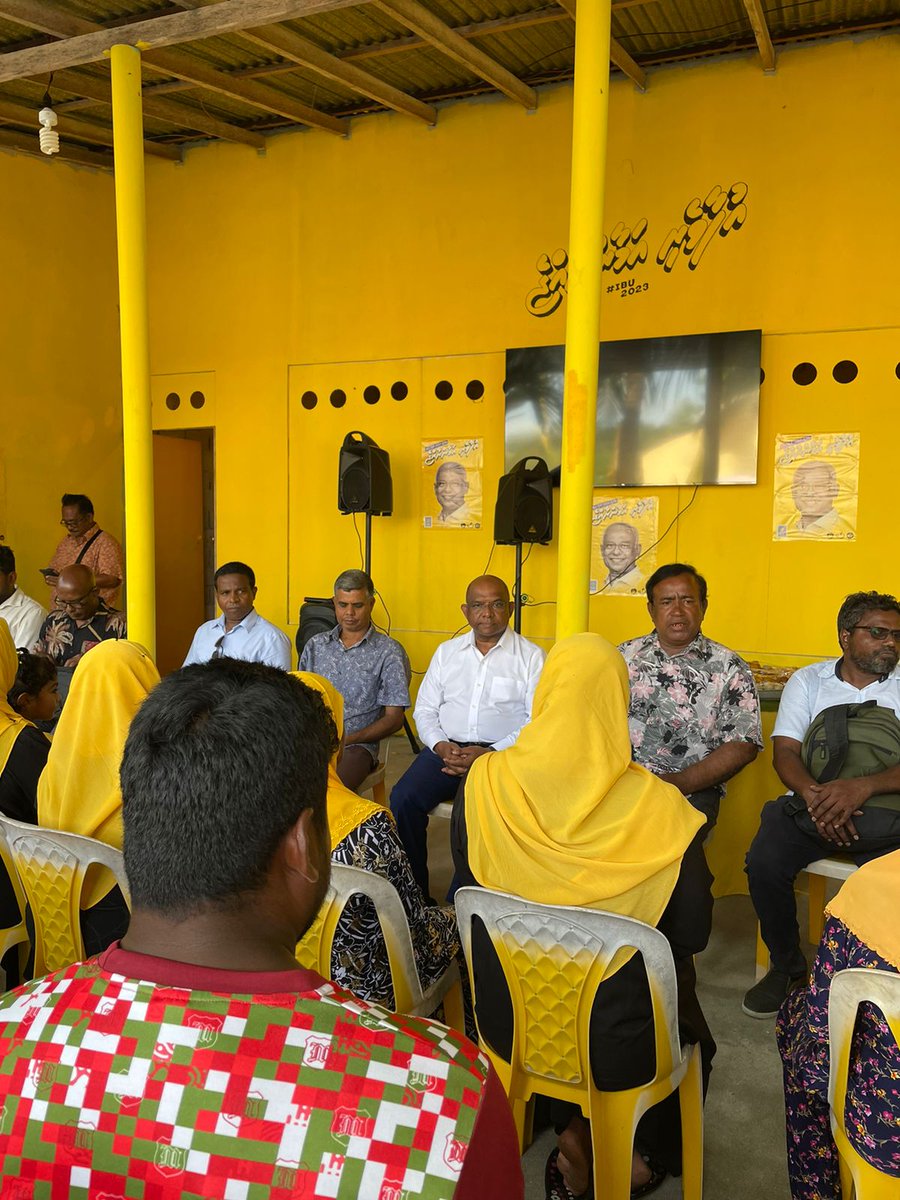 abdulla_shahid's tweet photo. ހިރިމަރަދޫއިން ފިނޭއަށް! މިއަދުގެ ފަސްވަނަ މަންޒިލް!

ހިރިމަރަދޫގައި އެމް.ޑީ.ޕީ.ގެ ޖަގަހައެއް ހުޅުވައިދިނިން. އަދި ކެމްޕޭނު ޓީމުތަކާ ބައްދަލުކުރިން. އަދި ރައީސުލްޖުމްހޫރިއްޔާގެ ހަރުދަނާ ސިޔާސަތުތަކުގެ ދަށުން, މުޅި ރާއްޖޭގައި ކުރެވިފައިވާ ތަފާތު މަސައްކަތްތަކާ ގުޅޭ މައުލޫމާތު ހިއްސާކުރިން. 

#IbuAslam2023
#VoteMDP
#UfaaveriAmaanRaajje
