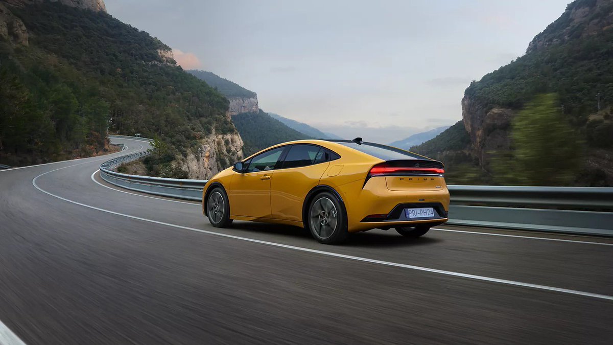CogansToyota's tweet photo. Why choose between efficiency and performance? New Prius Plug-in Hybrid combines electric and engine power in one rewarding driving experience.
Visit us today and take a test drive in this sleek and environmentally-conscious ride!
#ToyotaPrius #Toyota #Cogans https://t.co/vAz6V9QSfp